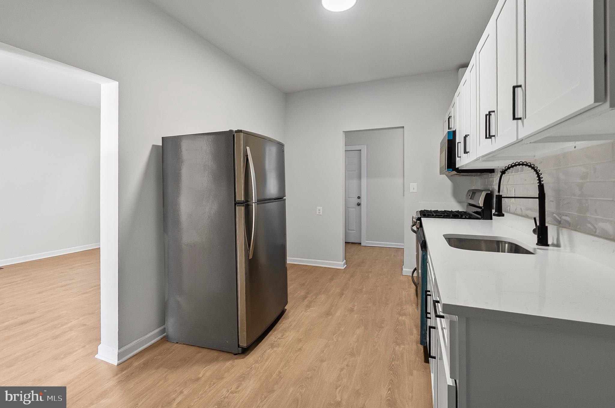 EVERGREEN LAWN - Residential