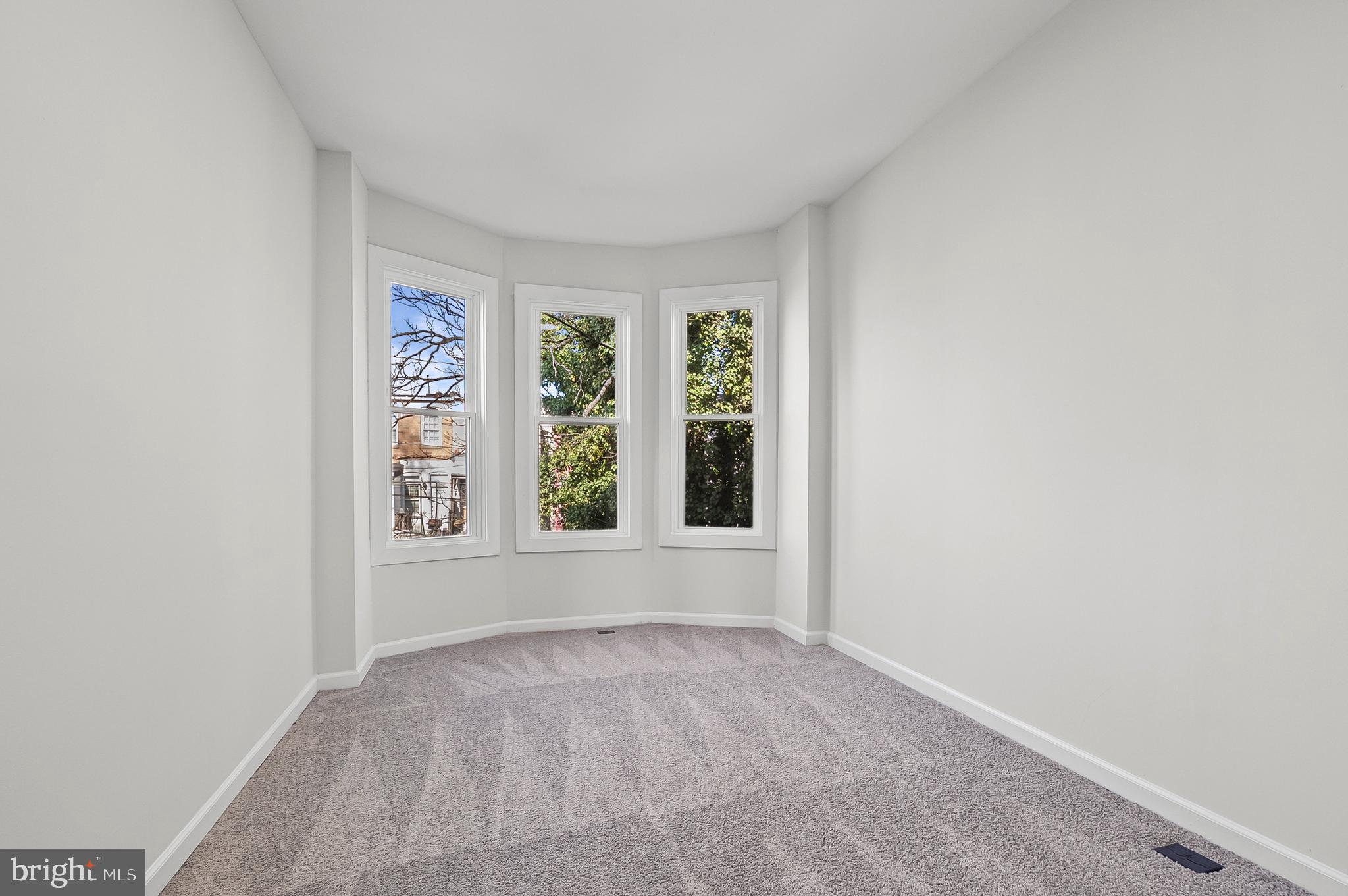 EVERGREEN LAWN - Residential