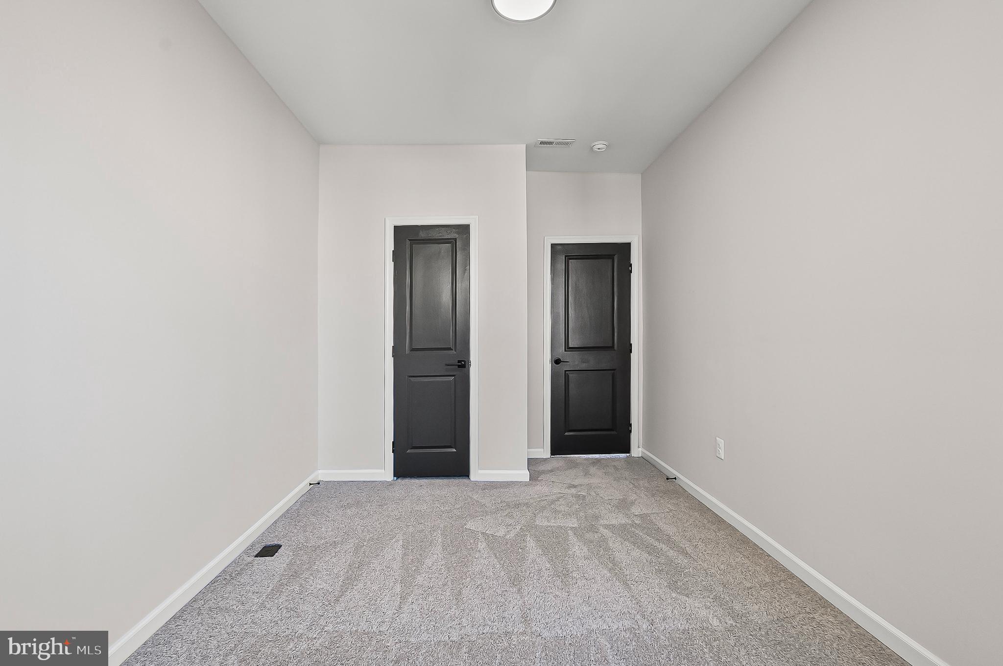 EVERGREEN LAWN - Residential