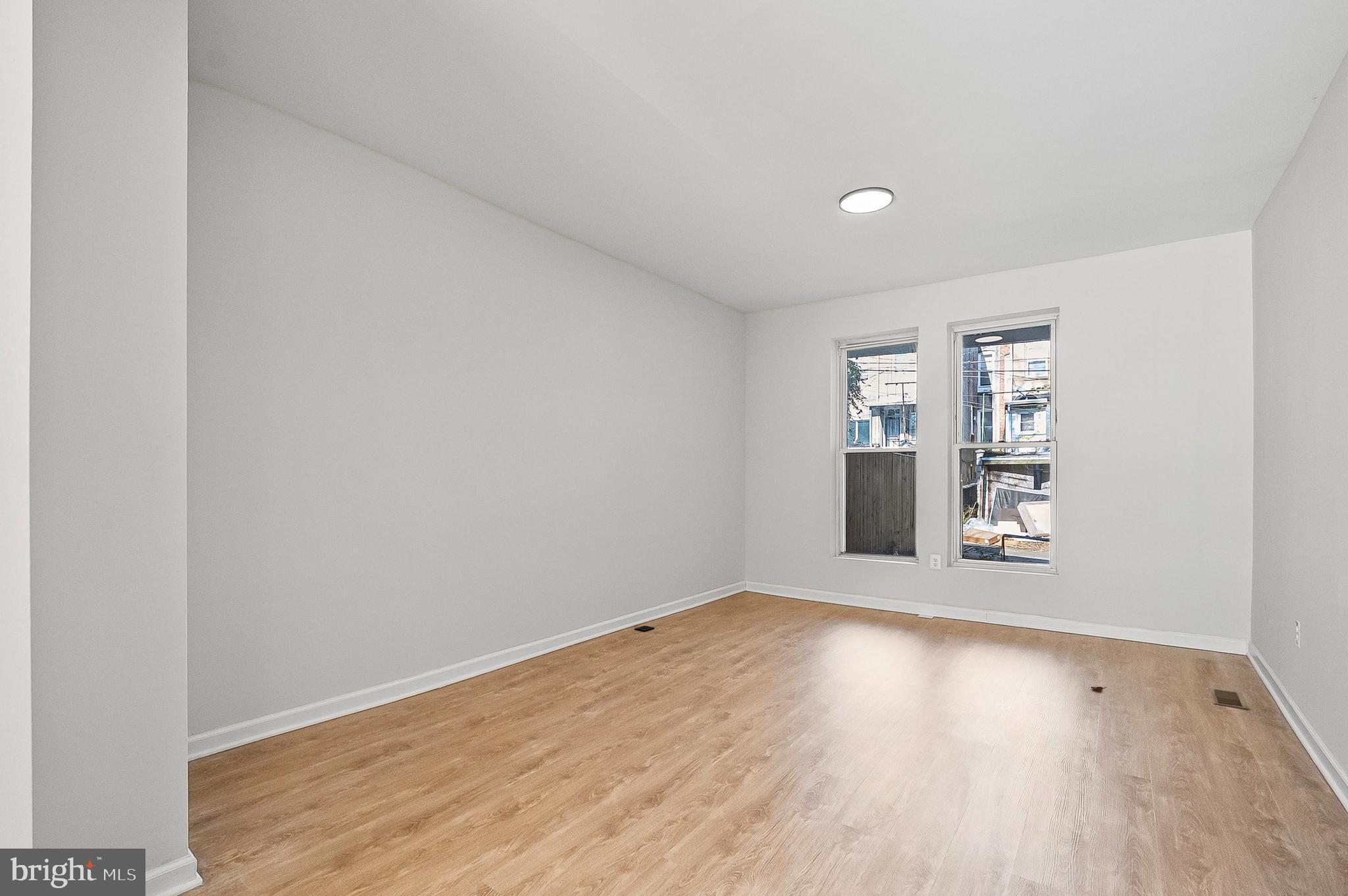 EVERGREEN LAWN - Residential