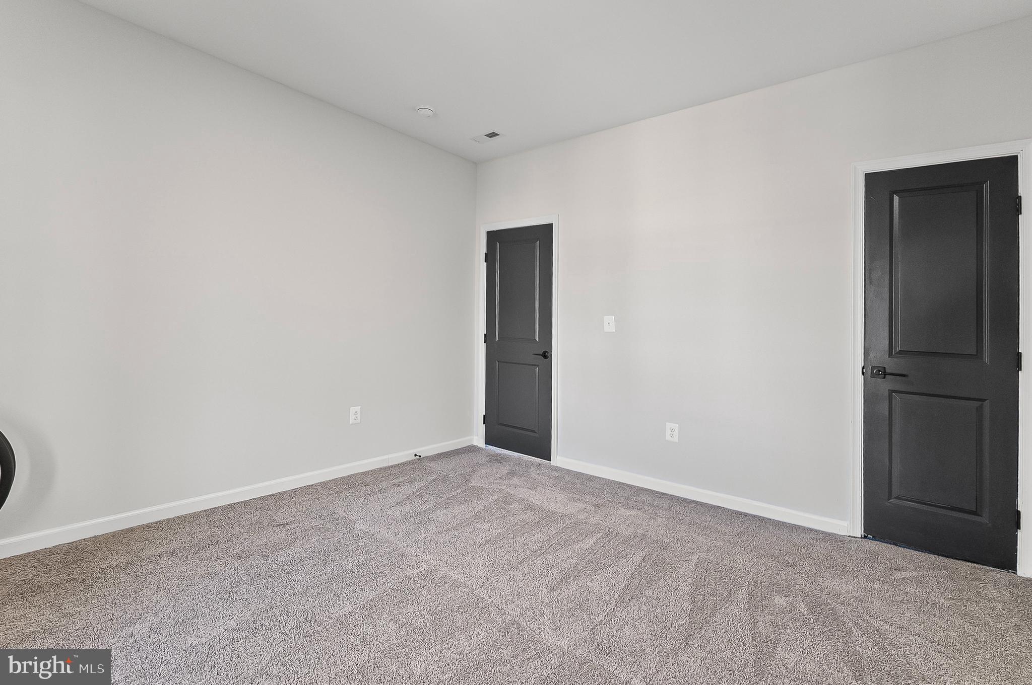 EVERGREEN LAWN - Residential