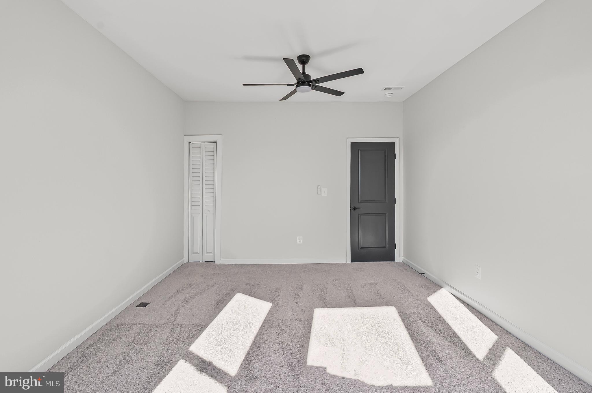 EVERGREEN LAWN - Residential