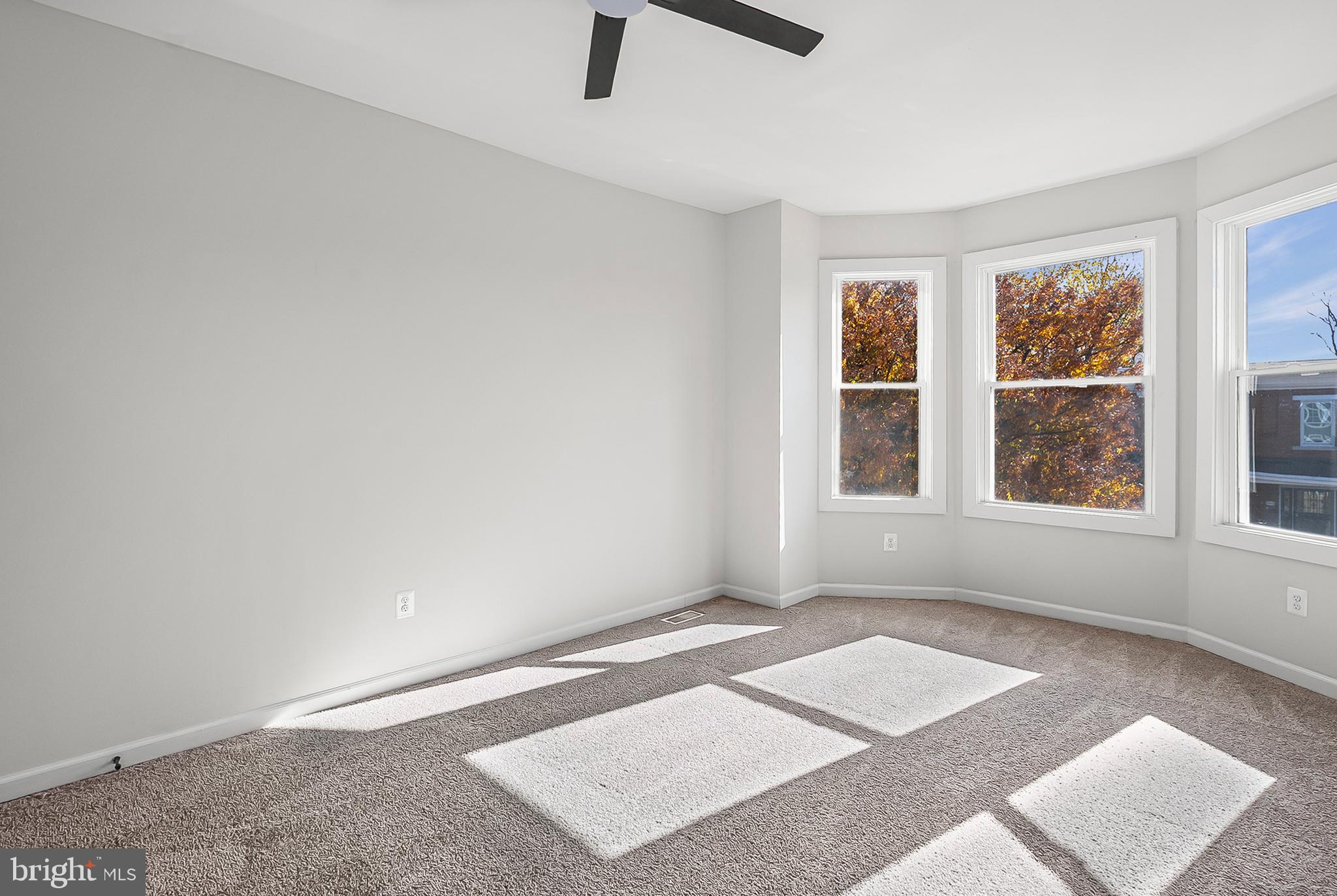 EVERGREEN LAWN - Residential