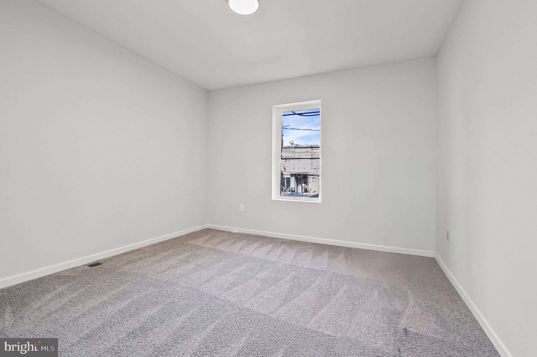 EVERGREEN LAWN - Residential