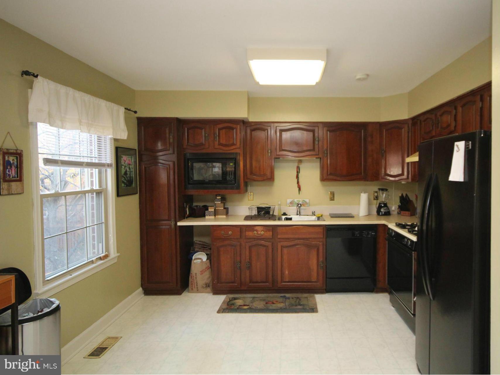 SKYLINE VILLAGE - Residential Lease