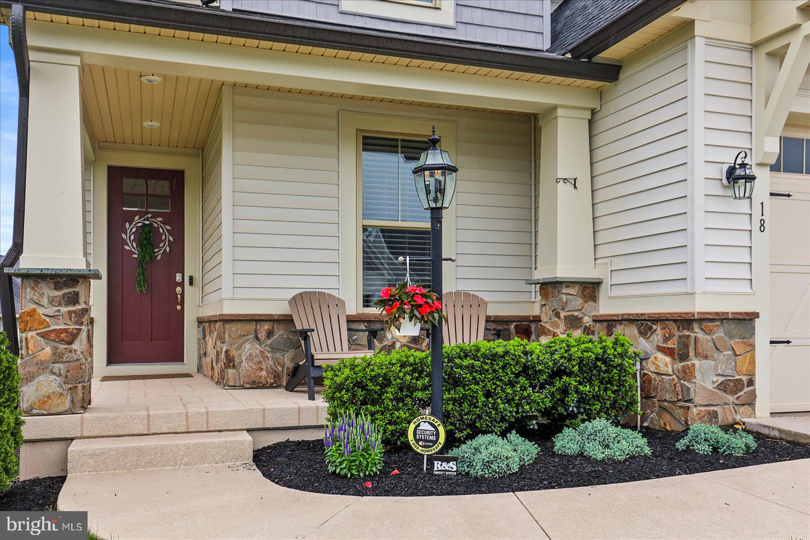18 BROOMSEDGE LANE