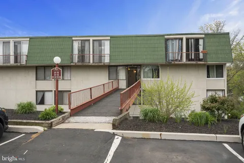 2134 Forest Lane Unit E-12, Schwenksville, PA MLS: PAMC2133596