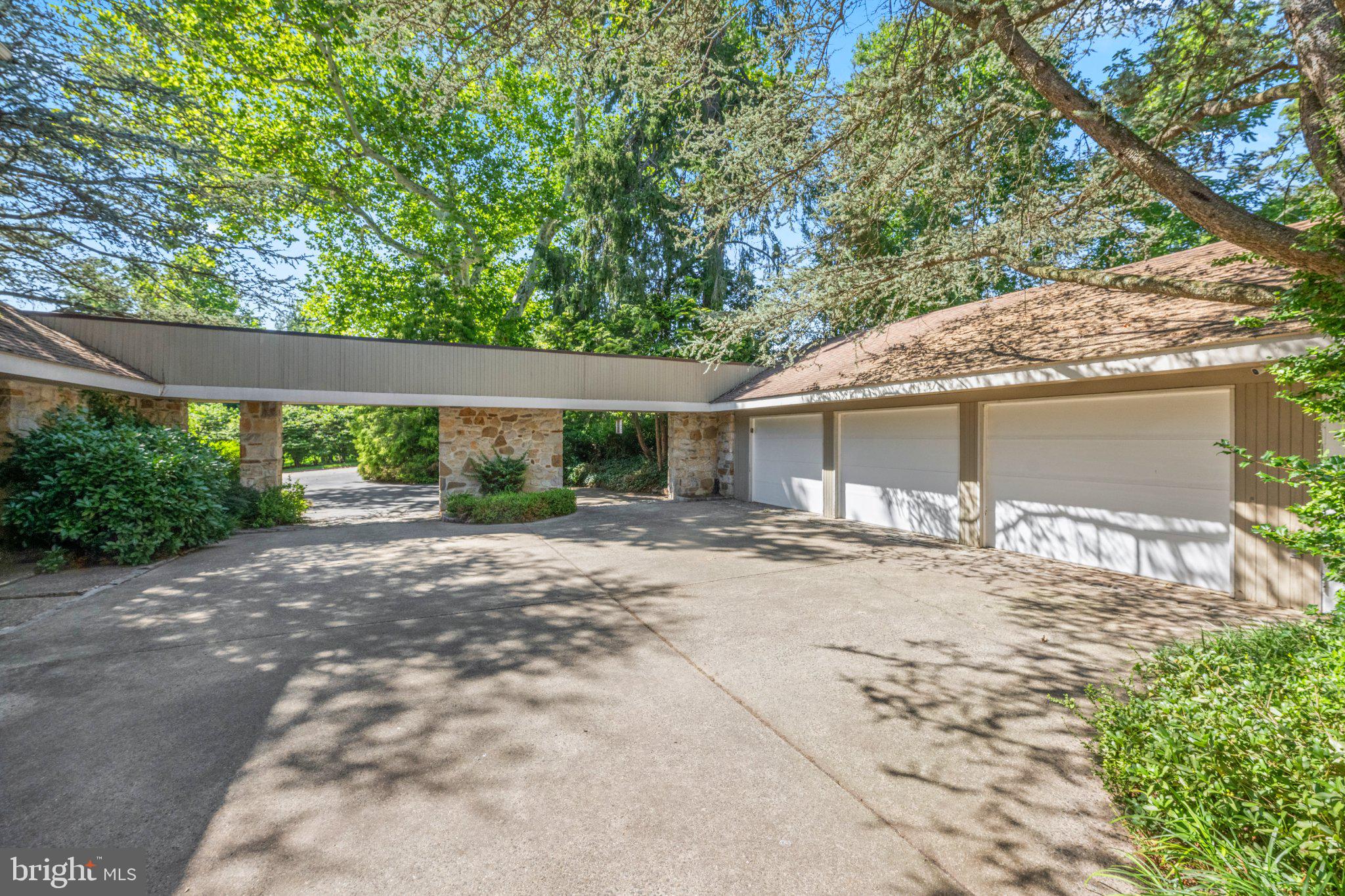 1095 BARON DRIVE