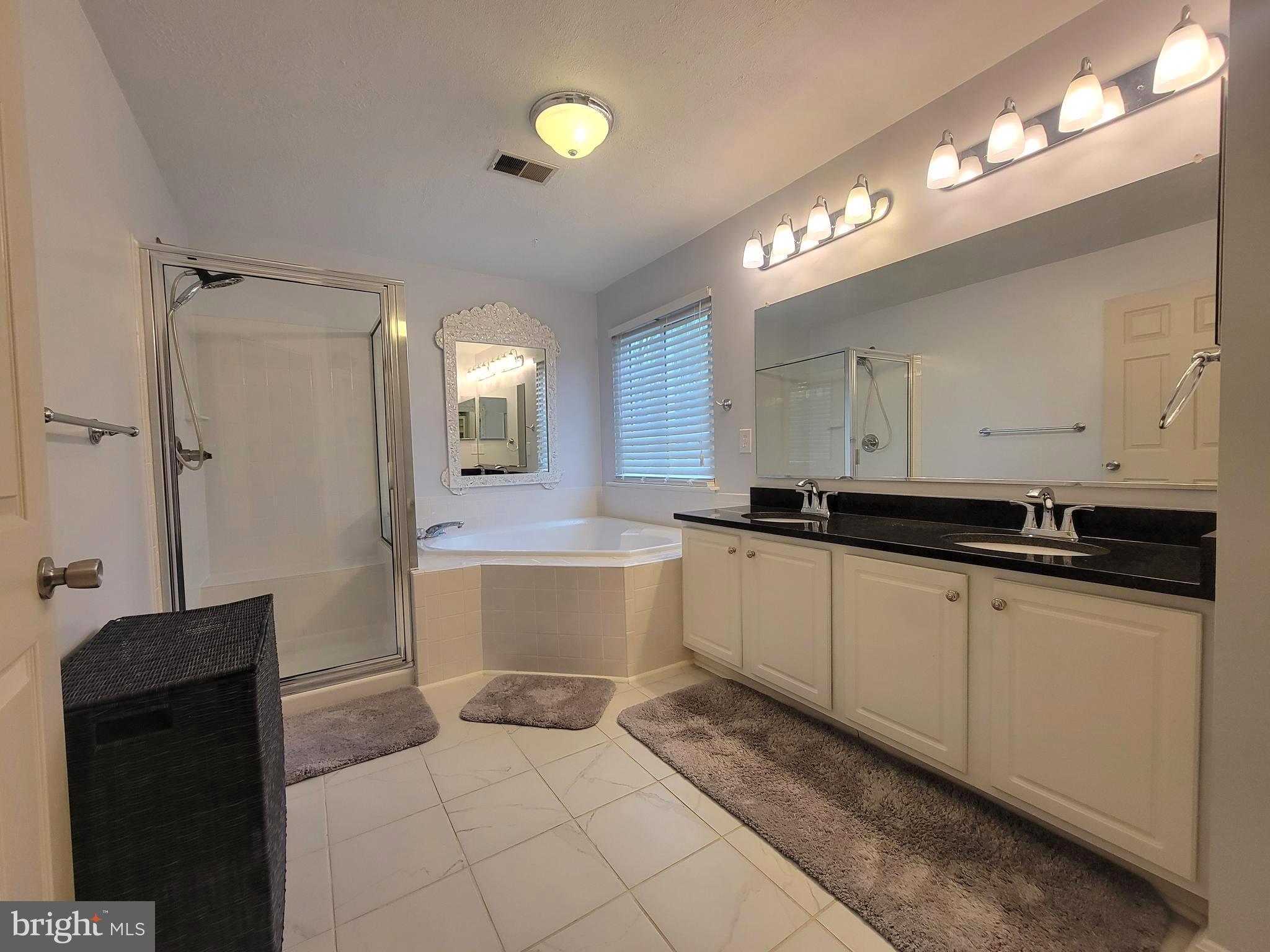 BROADLANDS - Residential