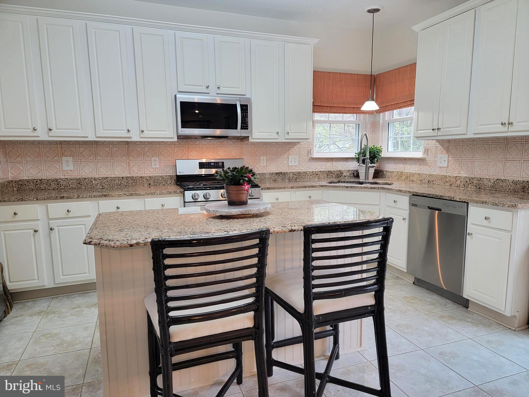 BROADLANDS - Residential