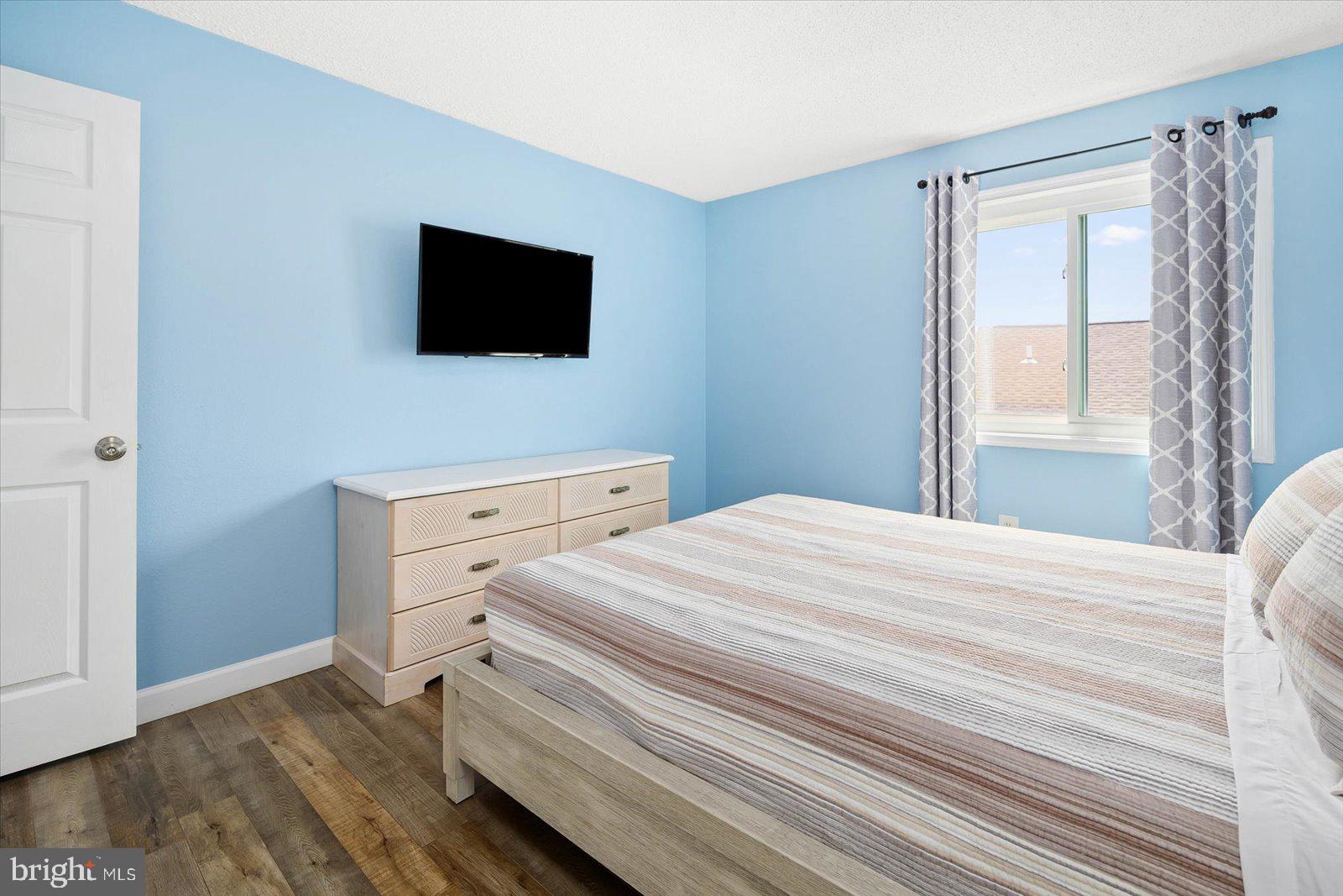 BAY SHORES - Residential