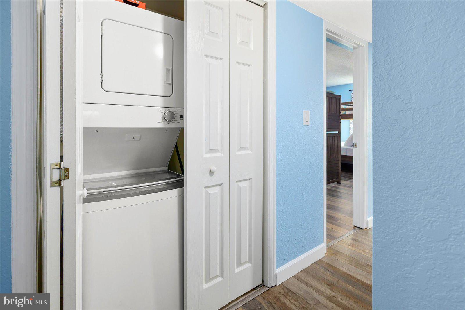 BAY SHORES - Residential