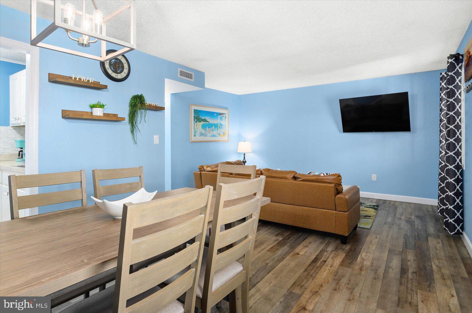 BAY SHORES - Residential