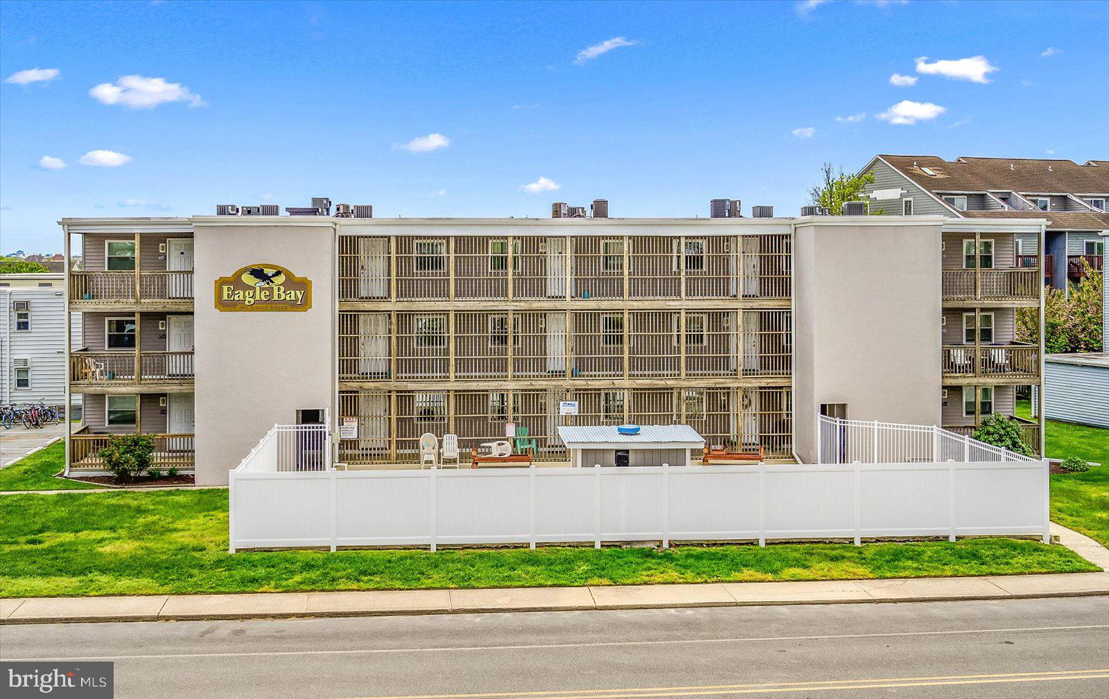 BAY SHORES - Residential