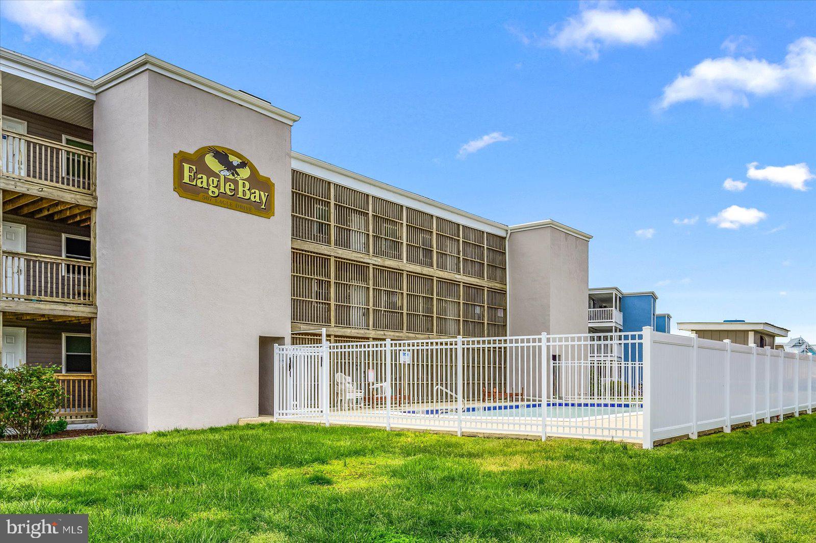 BAY SHORES - Residential