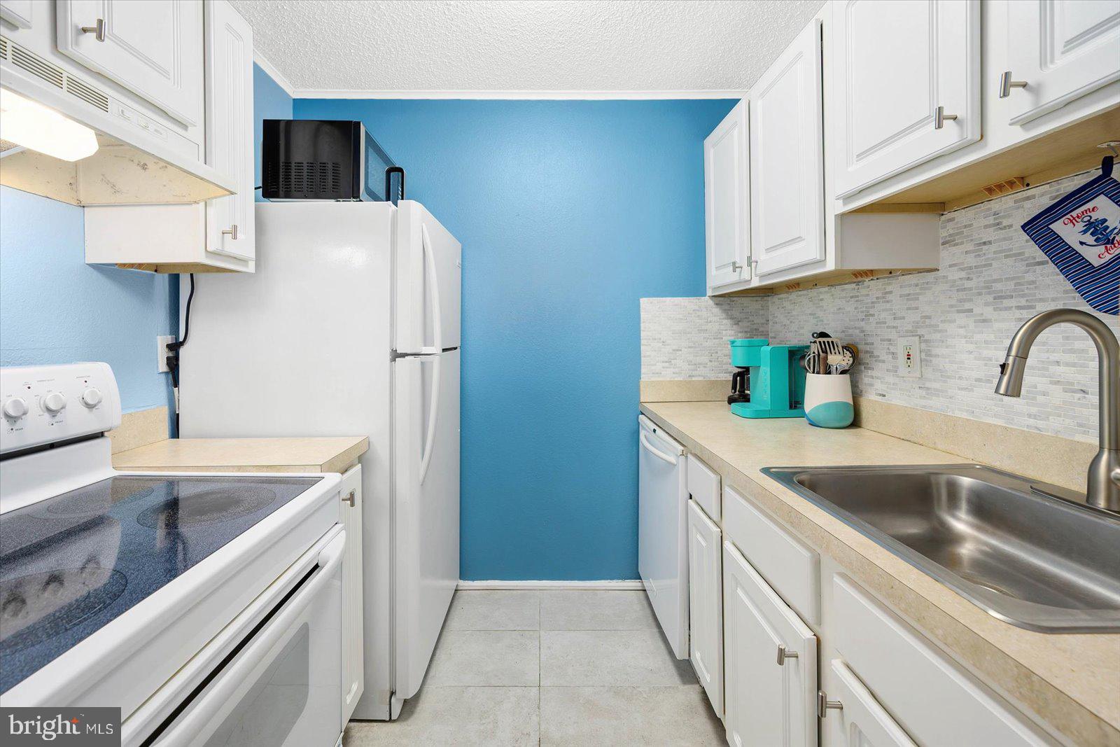 BAY SHORES - Residential