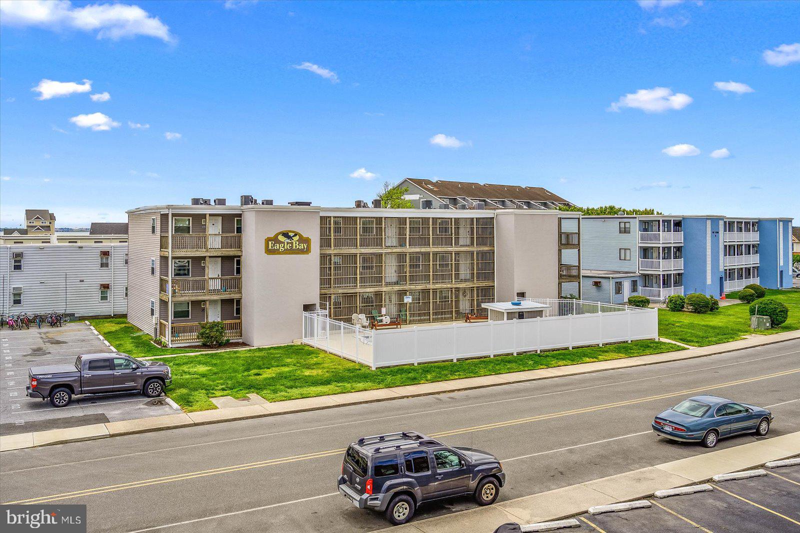 BAY SHORES - Residential