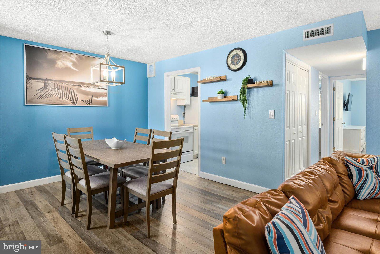 BAY SHORES - Residential