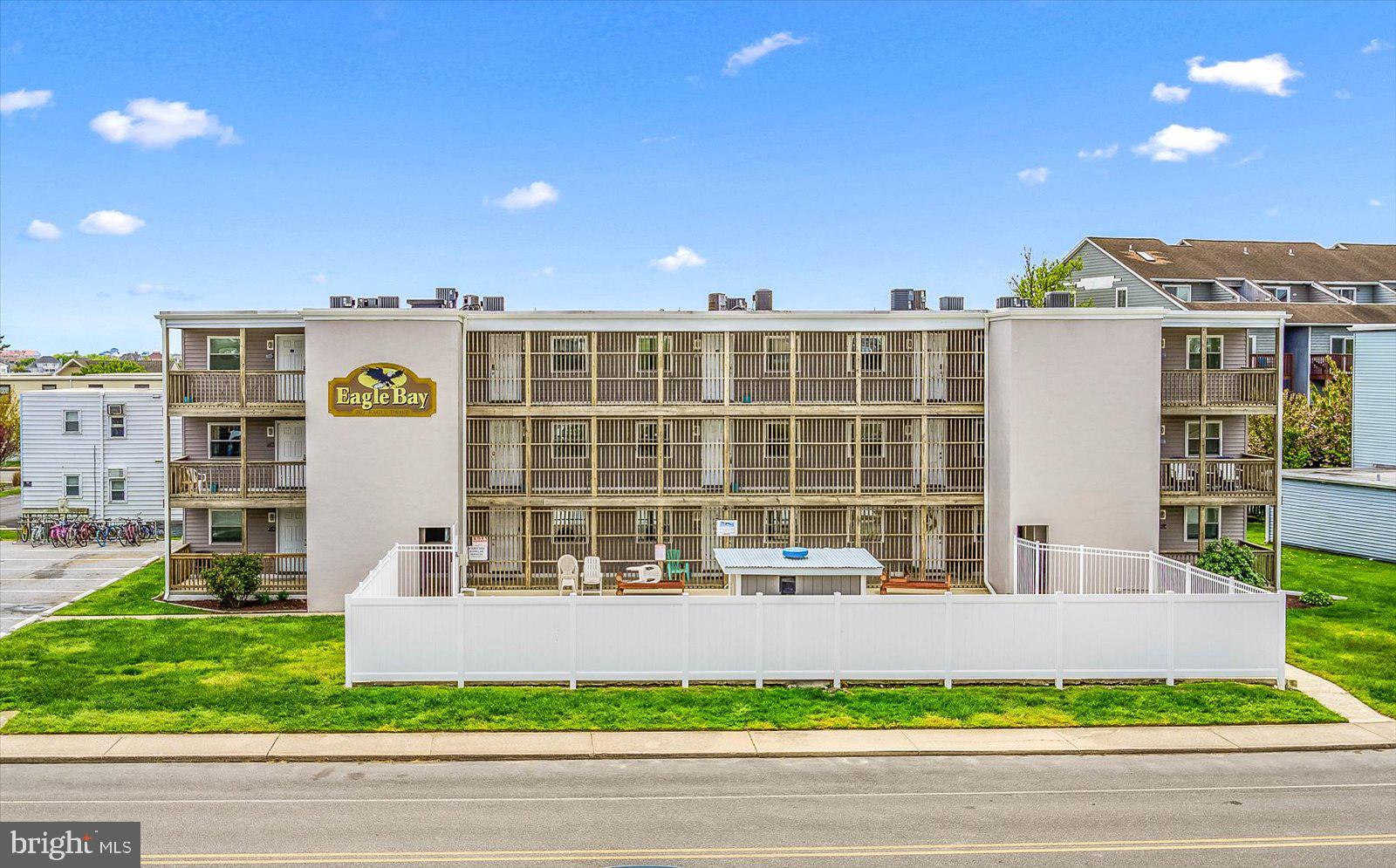 BAY SHORES - Residential