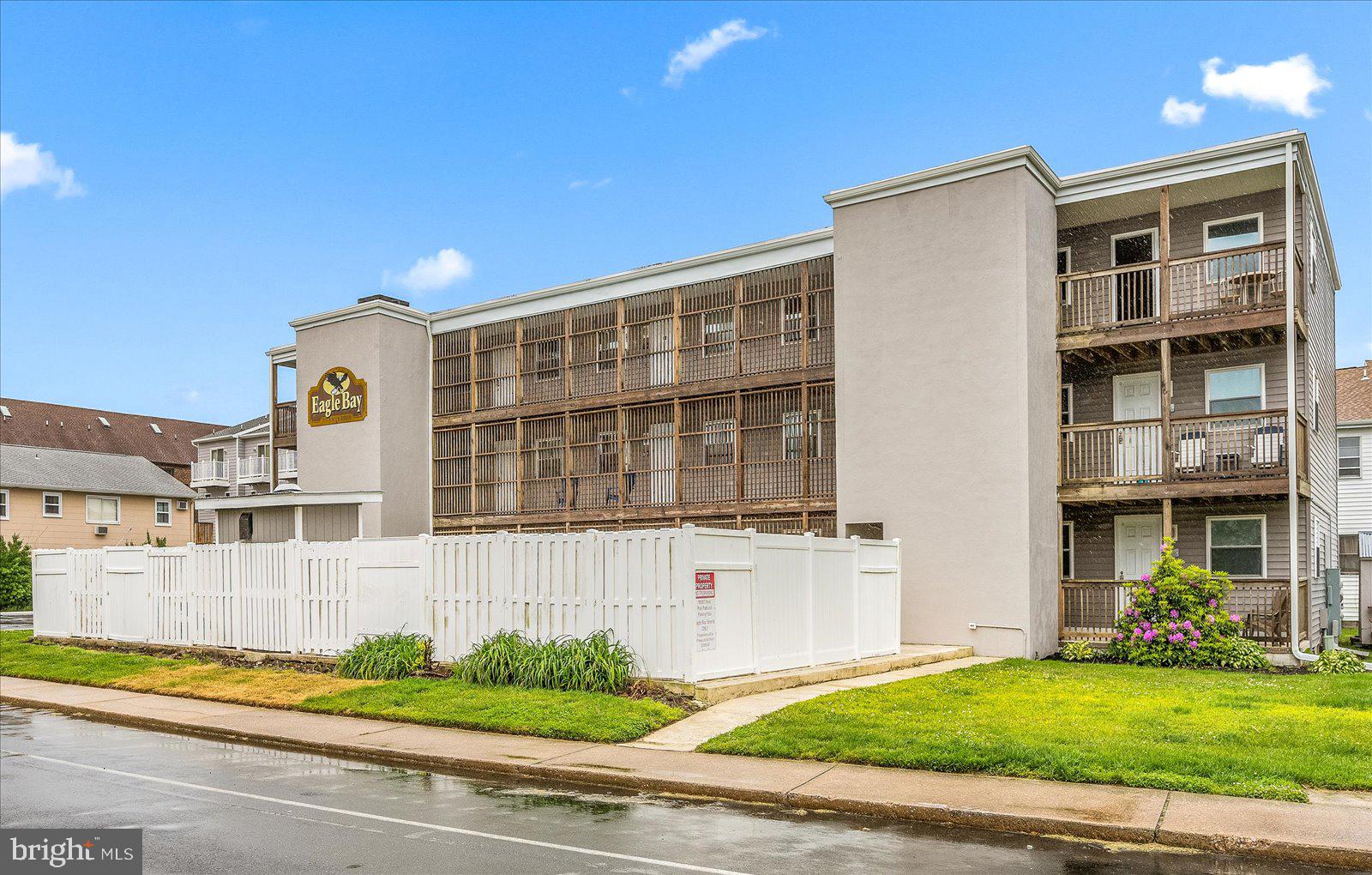 BAY SHORES - Residential