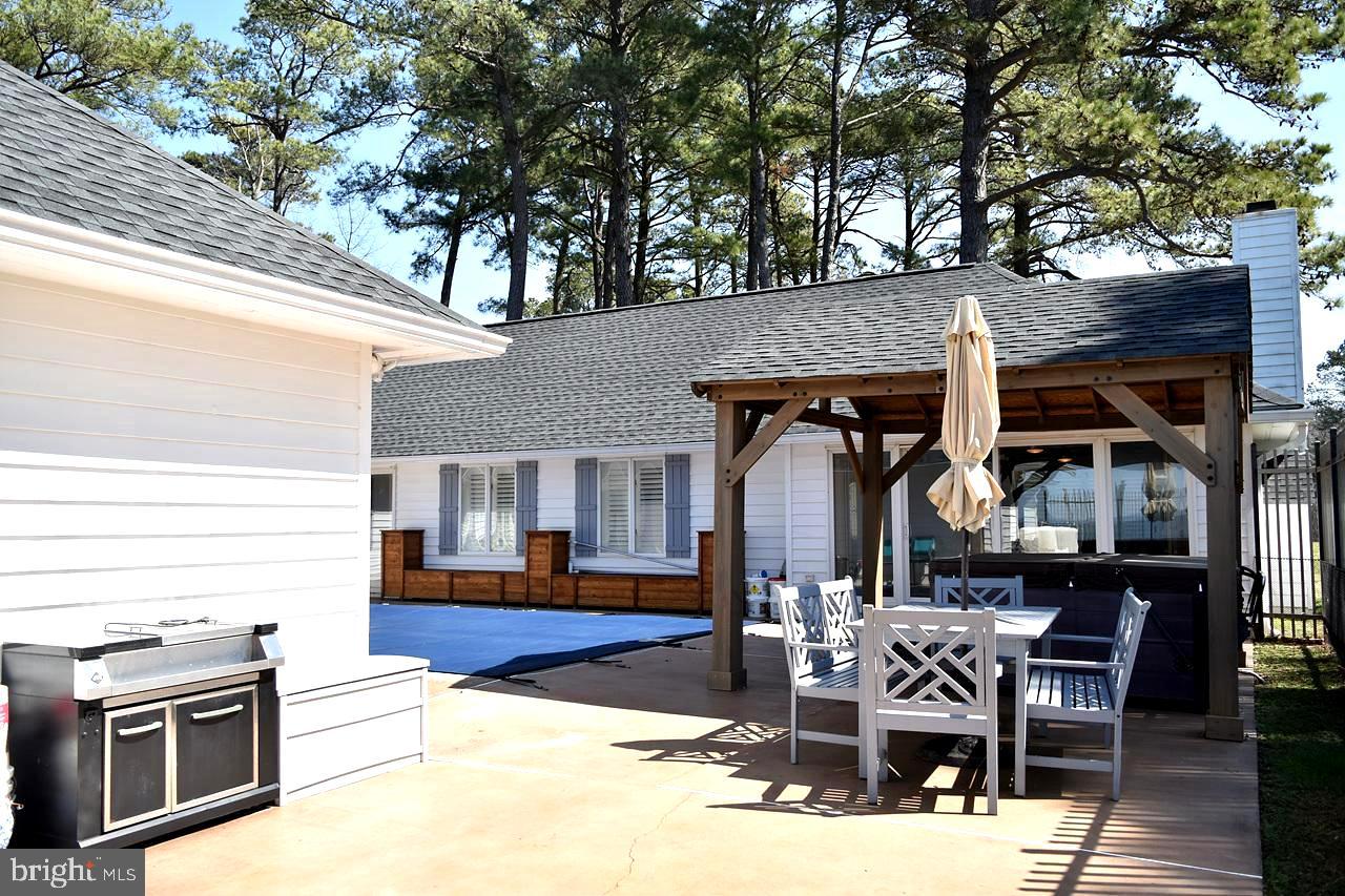 BLOODY POINT FARM - Residential