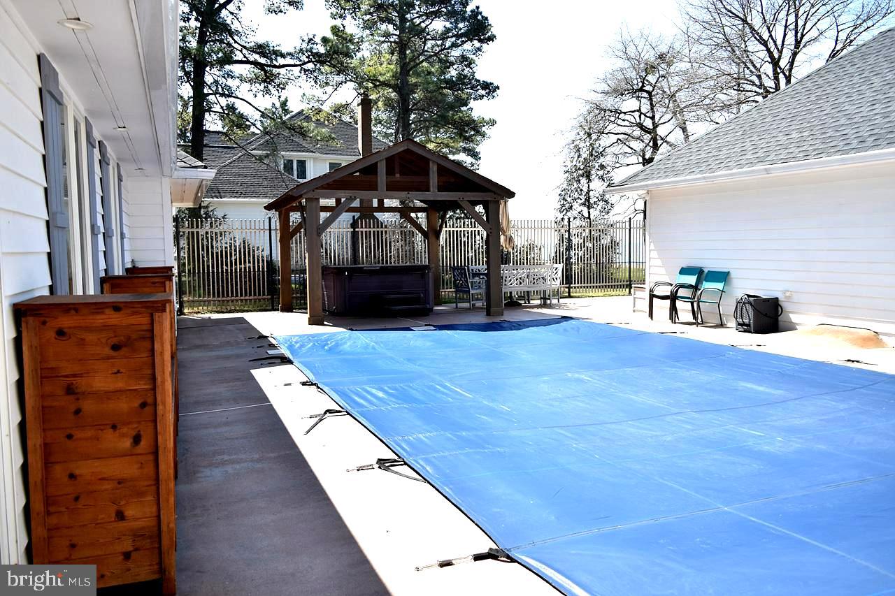 BLOODY POINT FARM - Residential