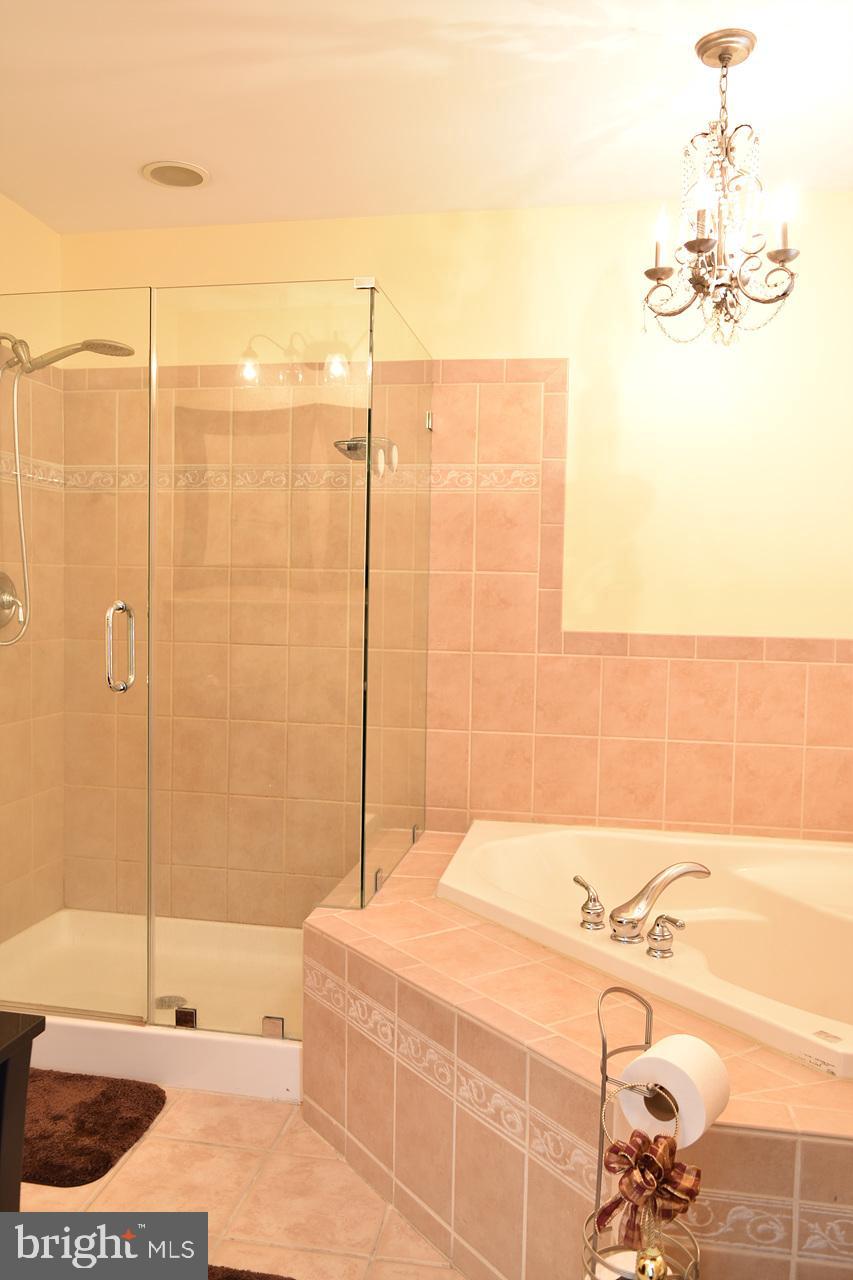 BLOODY POINT FARM - Residential