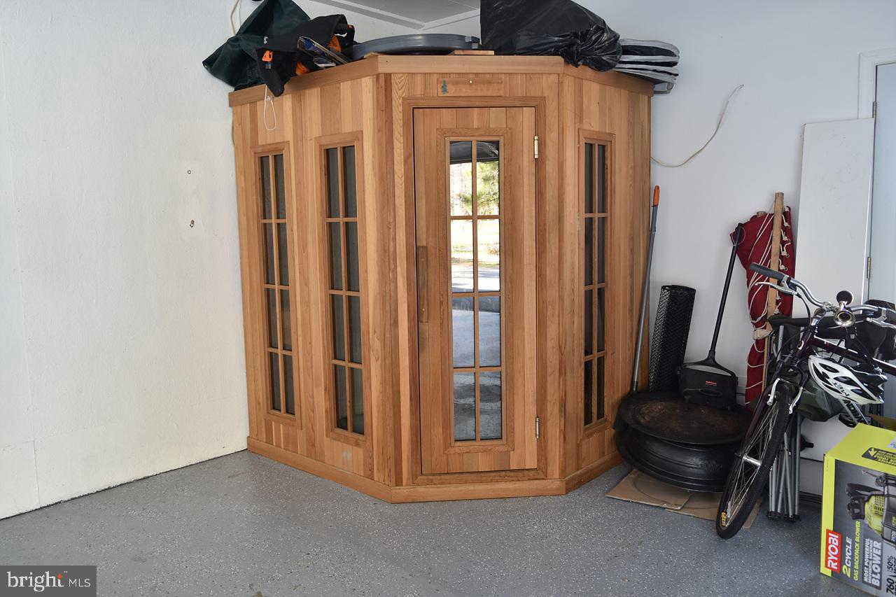 BLOODY POINT FARM - Residential