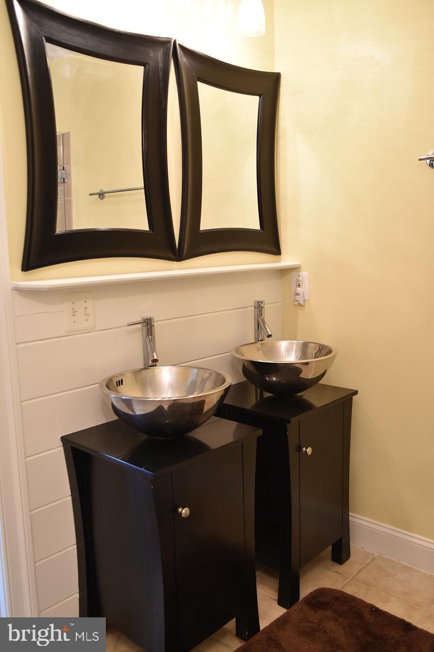 BLOODY POINT FARM - Residential