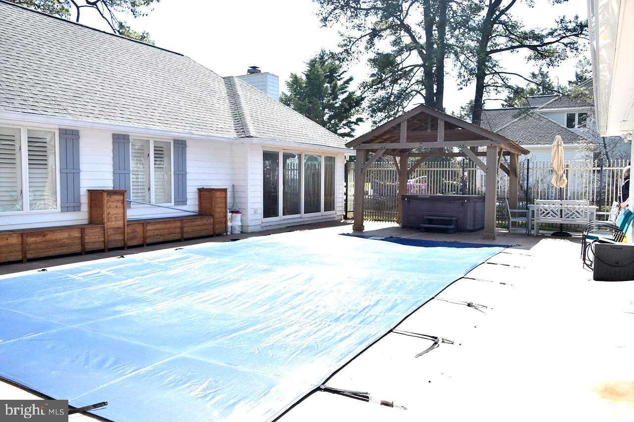 BLOODY POINT FARM - Residential