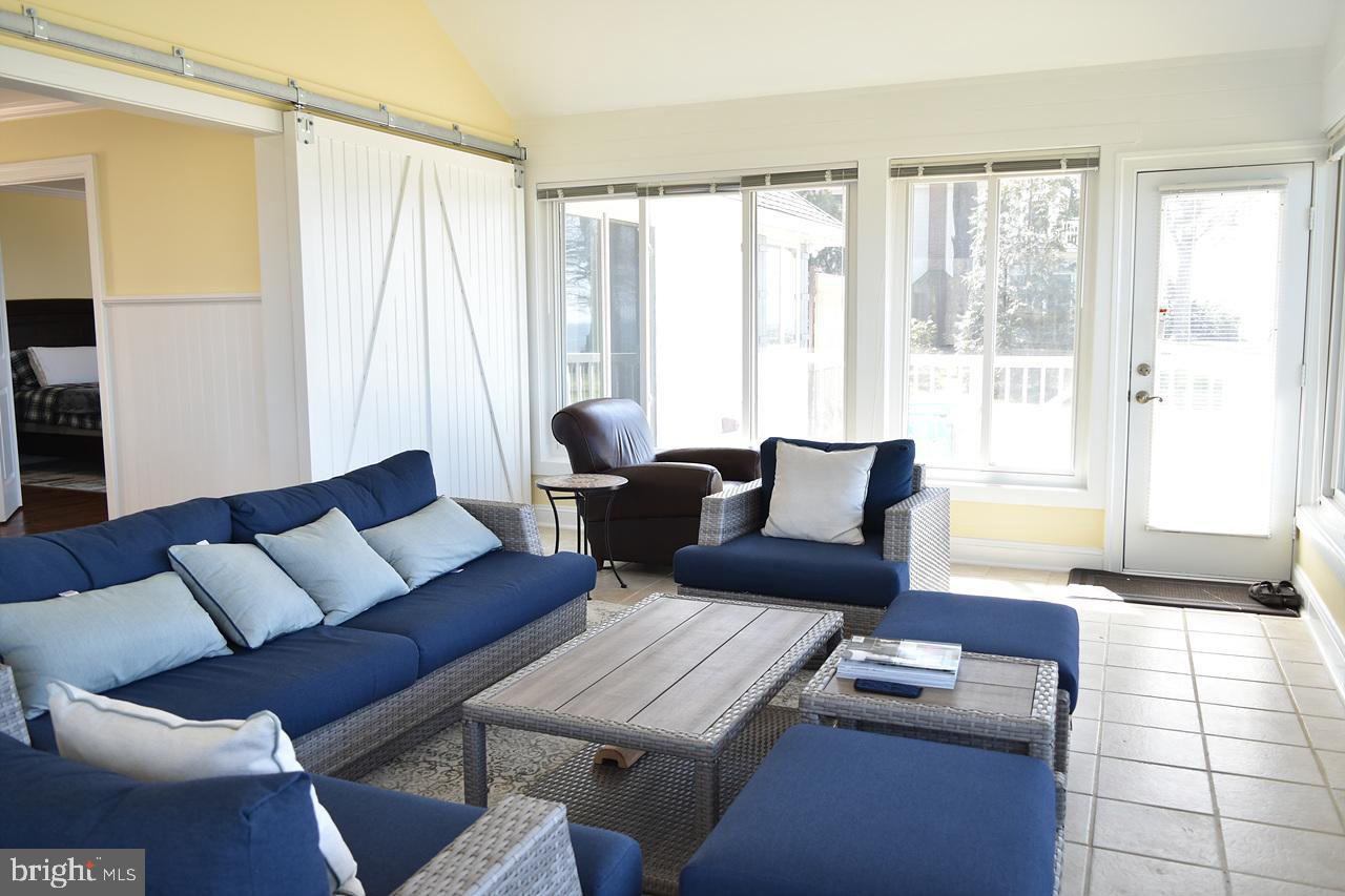 BLOODY POINT FARM - Residential