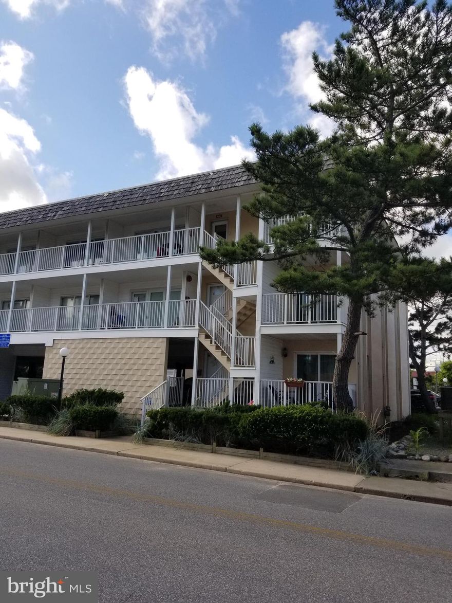 2 Bedroom Ocean Block Condo, Updated Kitchen with Granite Counter Tops. Updated Living Room Floors . 2 Balconies.