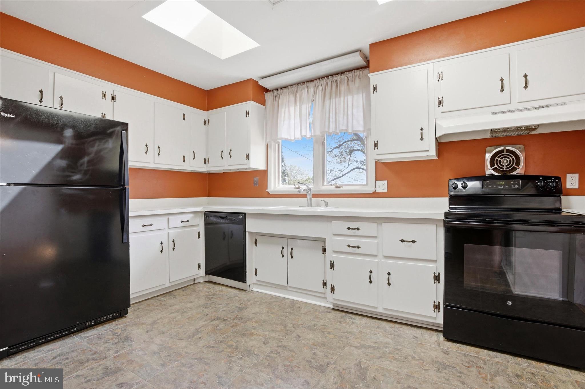 MERCER HILL VIL - Residential