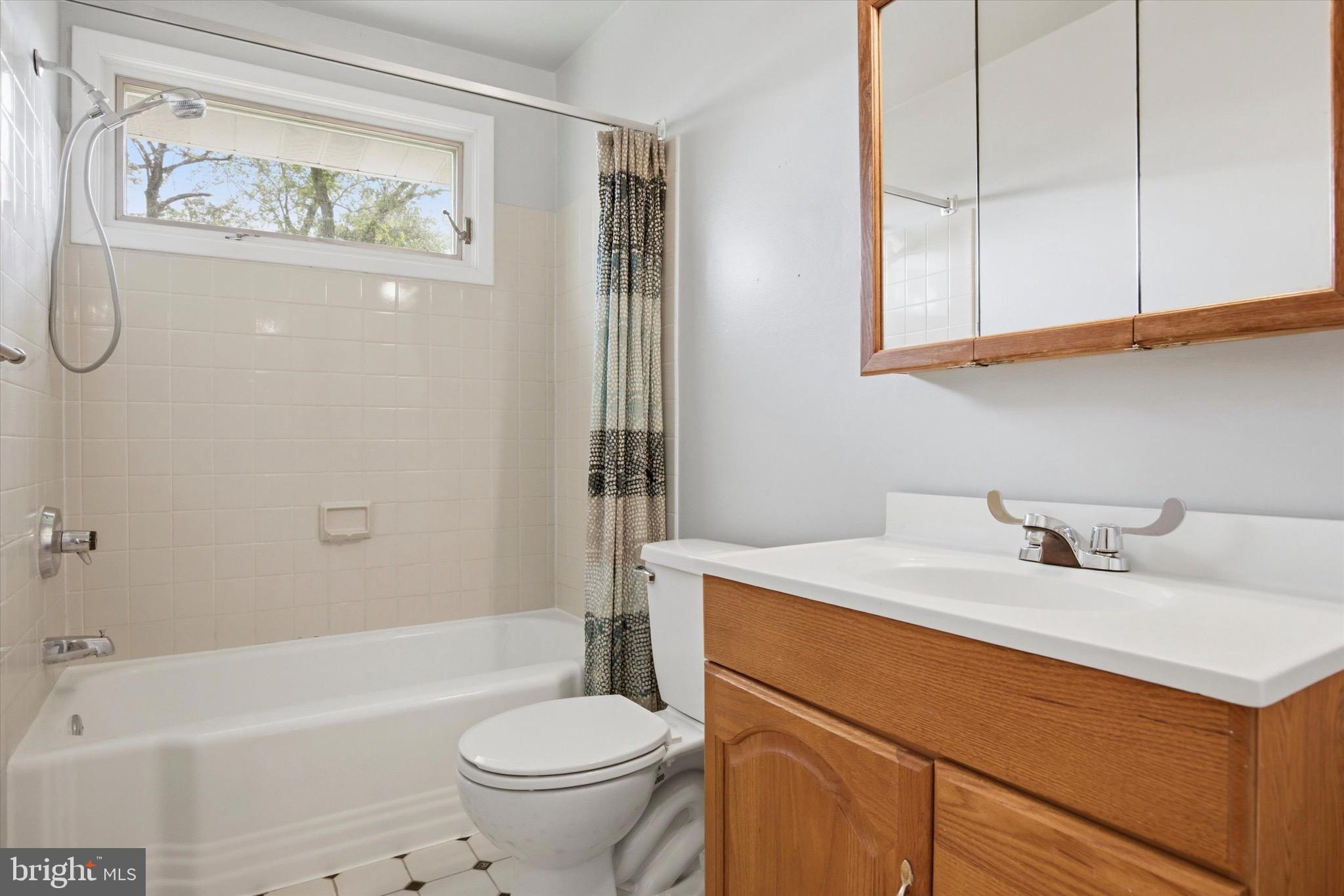 MERCER HILL VIL - Residential