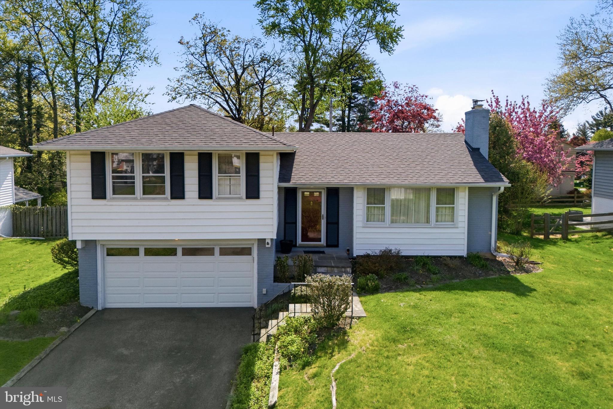 MERCER HILL VIL - Residential