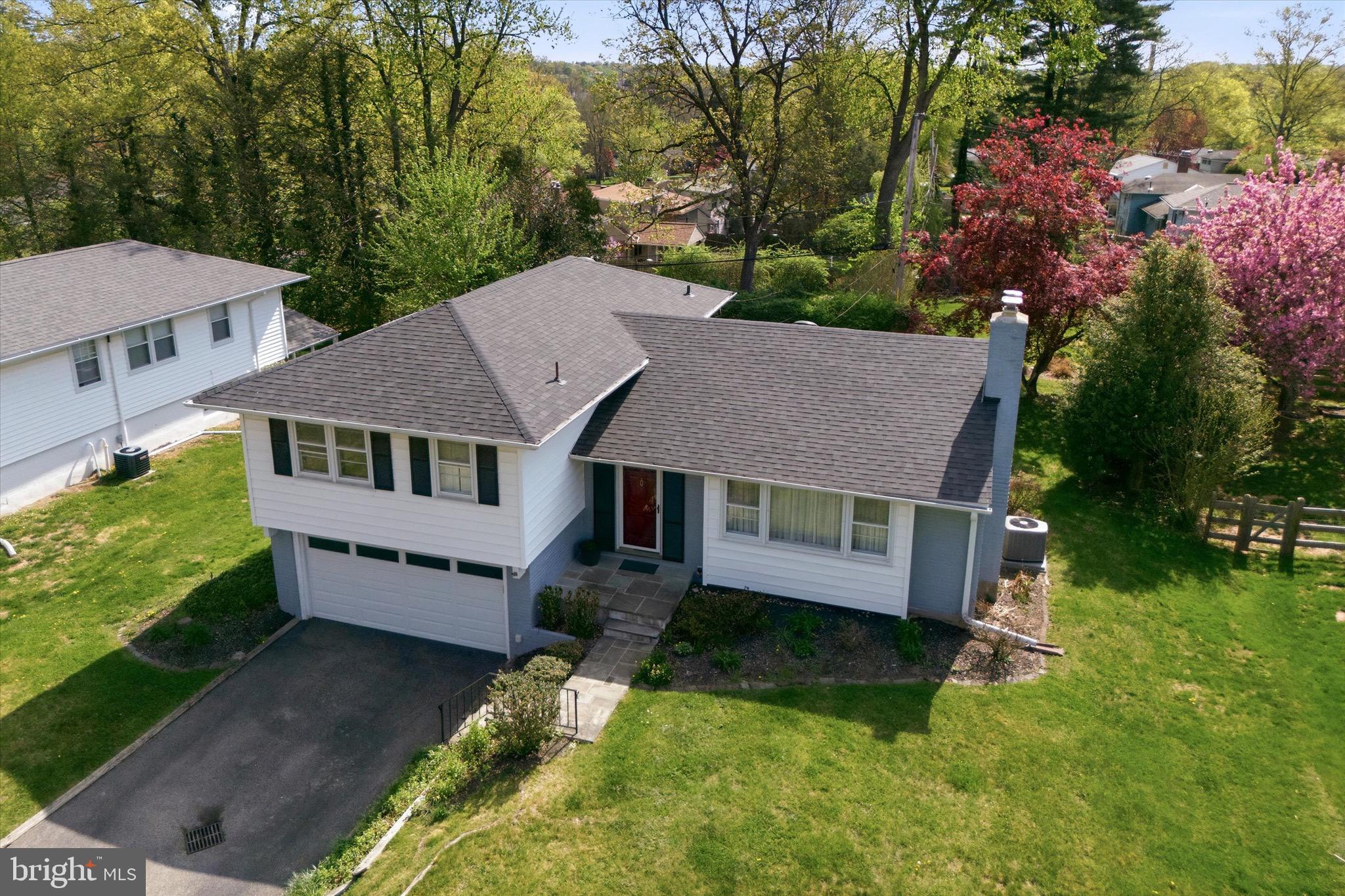 MERCER HILL VIL - Residential