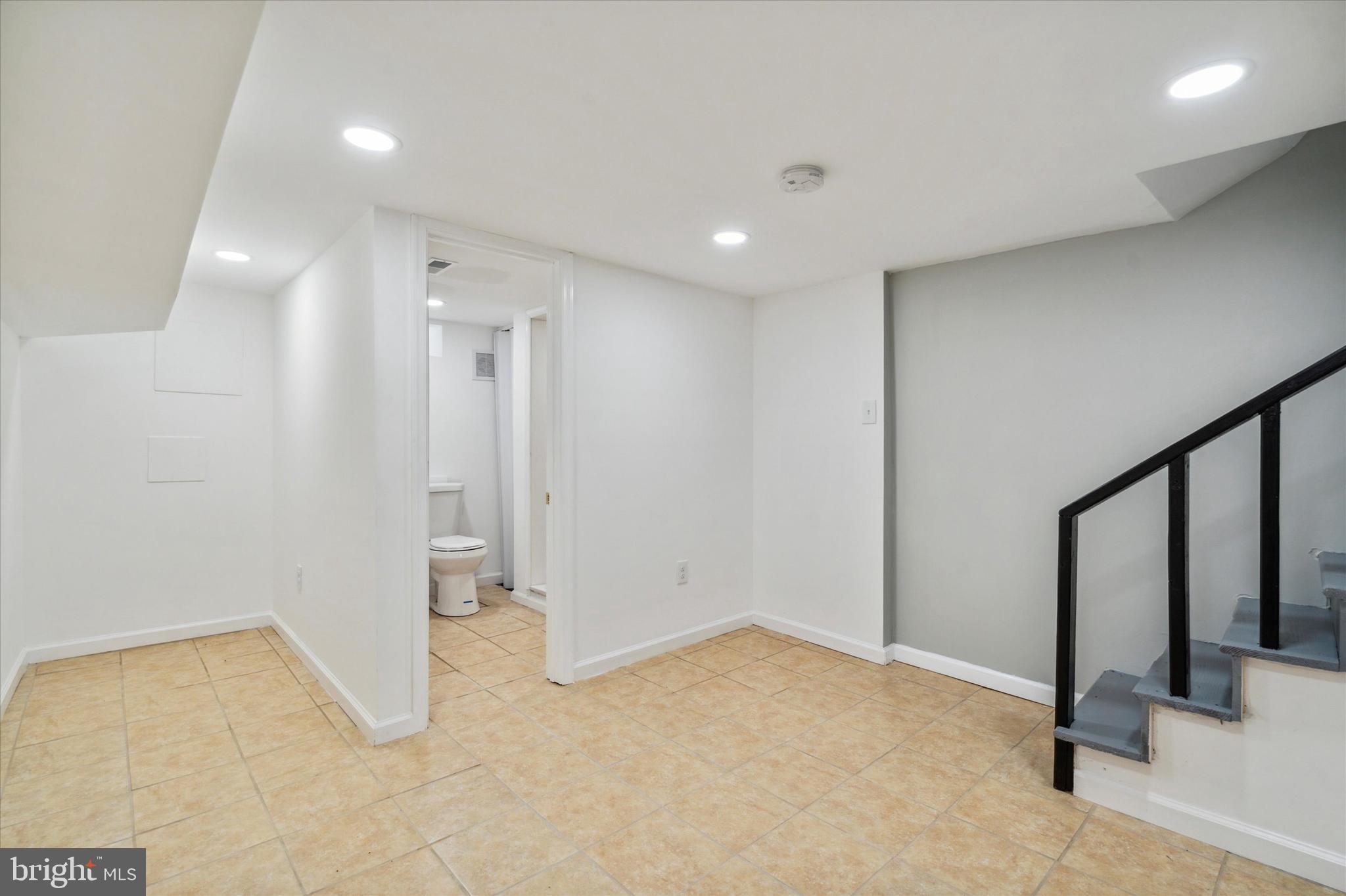 WHITMAN - Residential