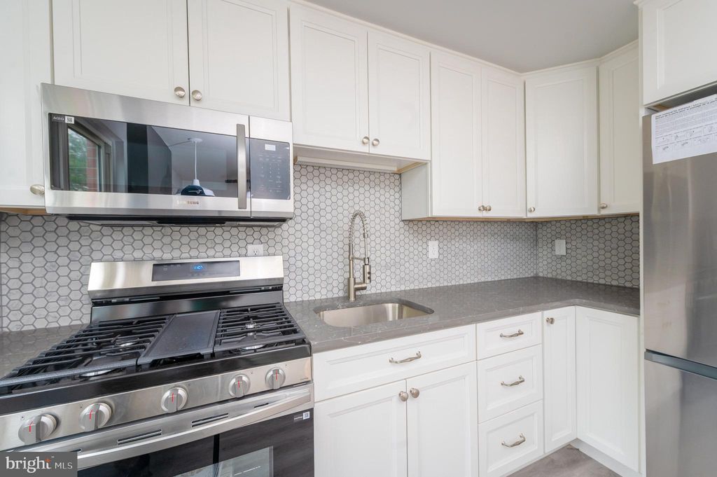 Photo of 870 Hilton Drive, LANCASTER, PA 17603 (MLS # PALA2082224)