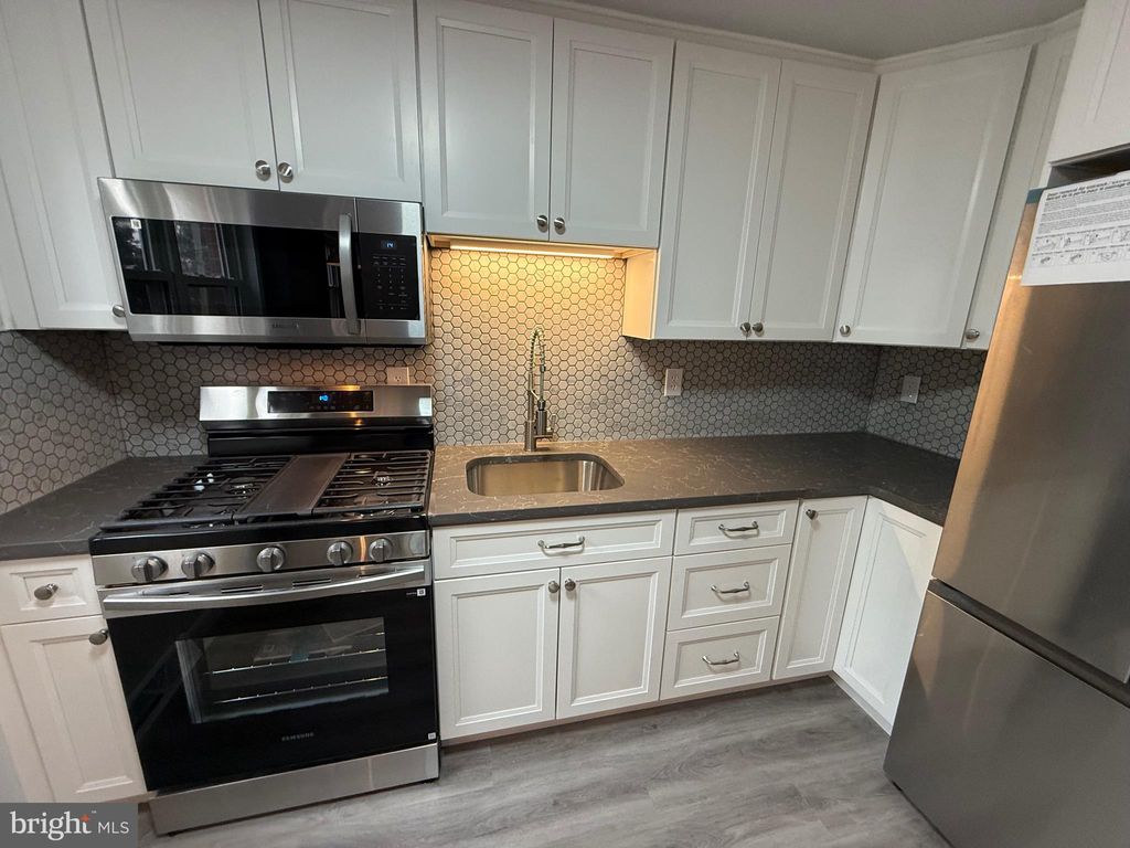 Photo of 870 Hilton Drive, LANCASTER, PA 17603 (MLS # PALA2082224)