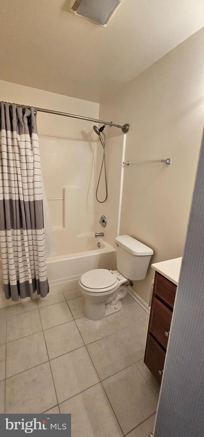 SIGNATURE TOWNS OF WILLOWBY - Residential Lease