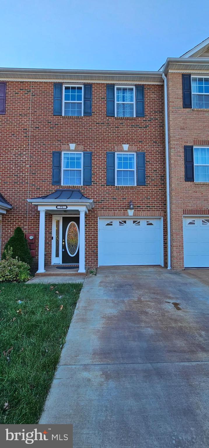 SIGNATURE TOWNS OF WILLOWBY - Residential Lease