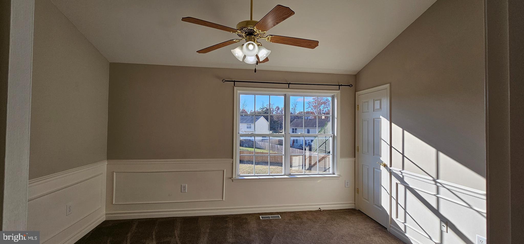 SIGNATURE TOWNS OF WILLOWBY - Residential Lease