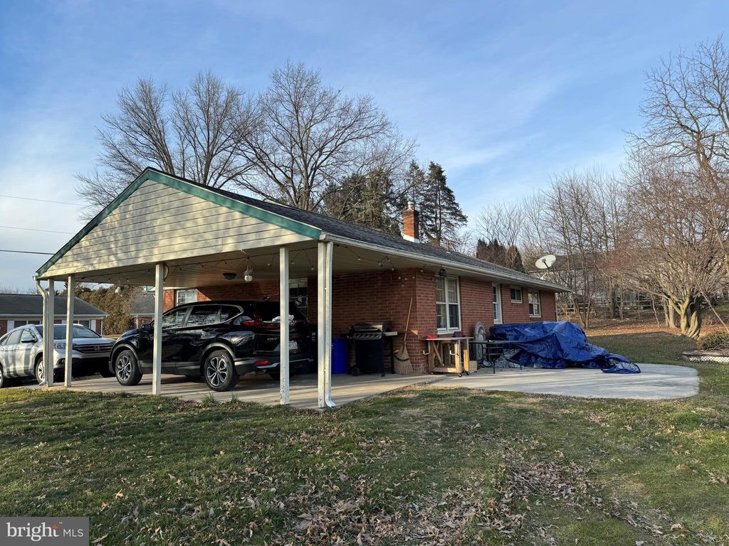 Photo of 6 Overlook Drive, Quarryville, PA 17566 (MLS # PALA2047068)