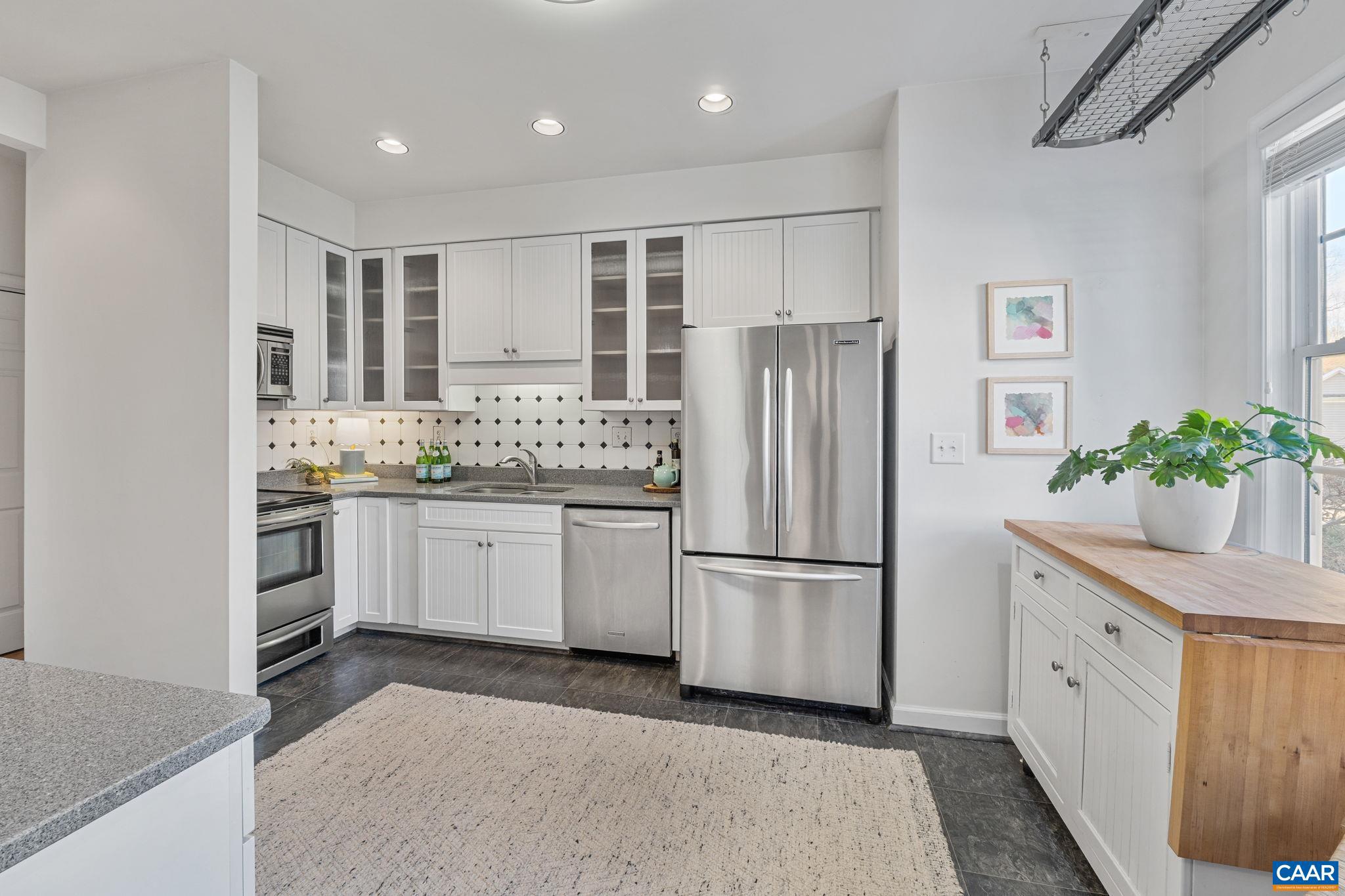 FOREST LAKES SOUTH - Residential