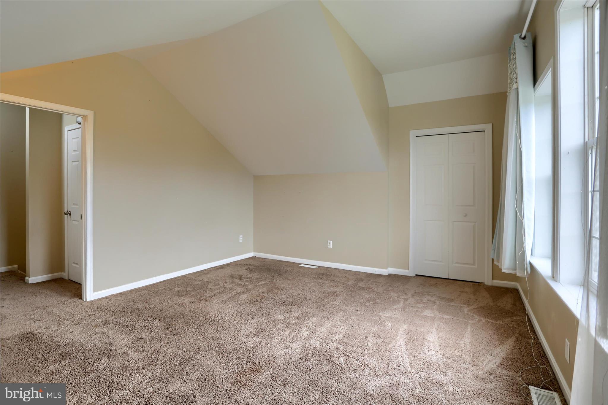 EQUINE VILLAGE - Residential