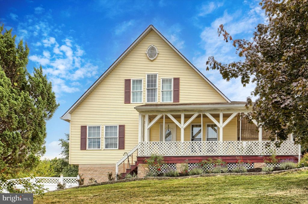 Photo of 3 Hitching Post Circle, THOMASVILLE, PA 17364 (MLS # PAYK2088952)