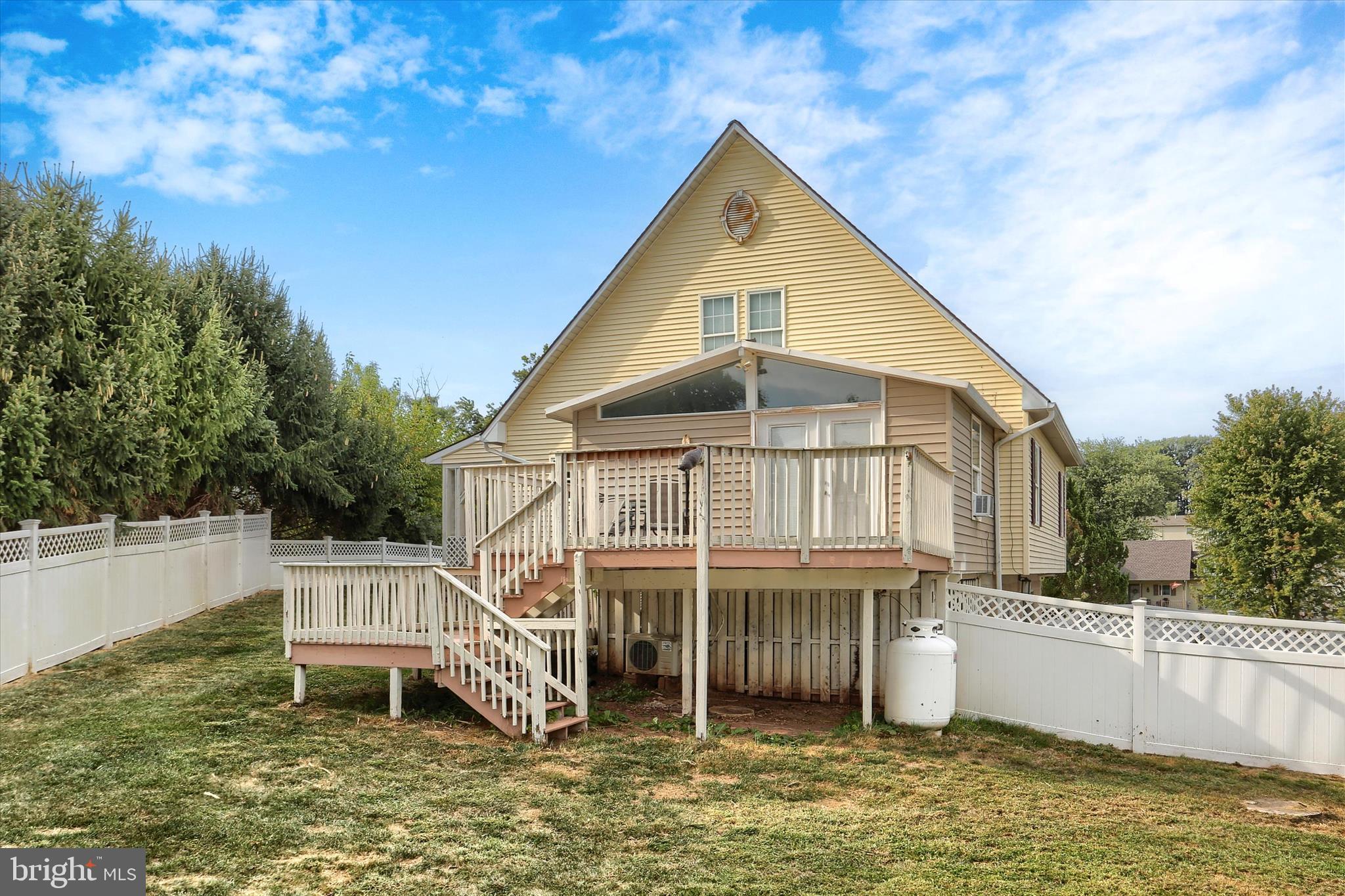 EQUINE VILLAGE - Residential