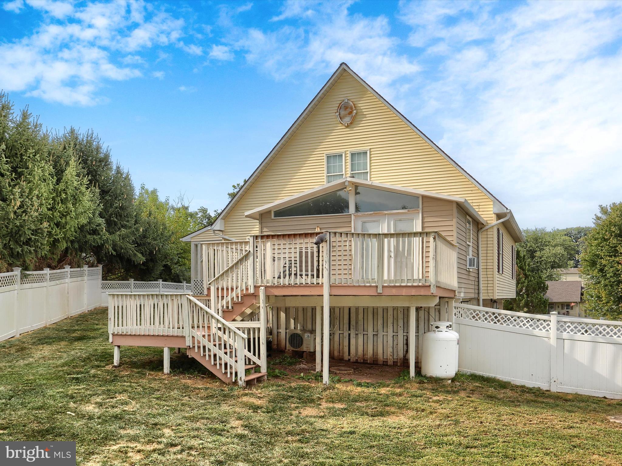 EQUINE VILLAGE - Residential