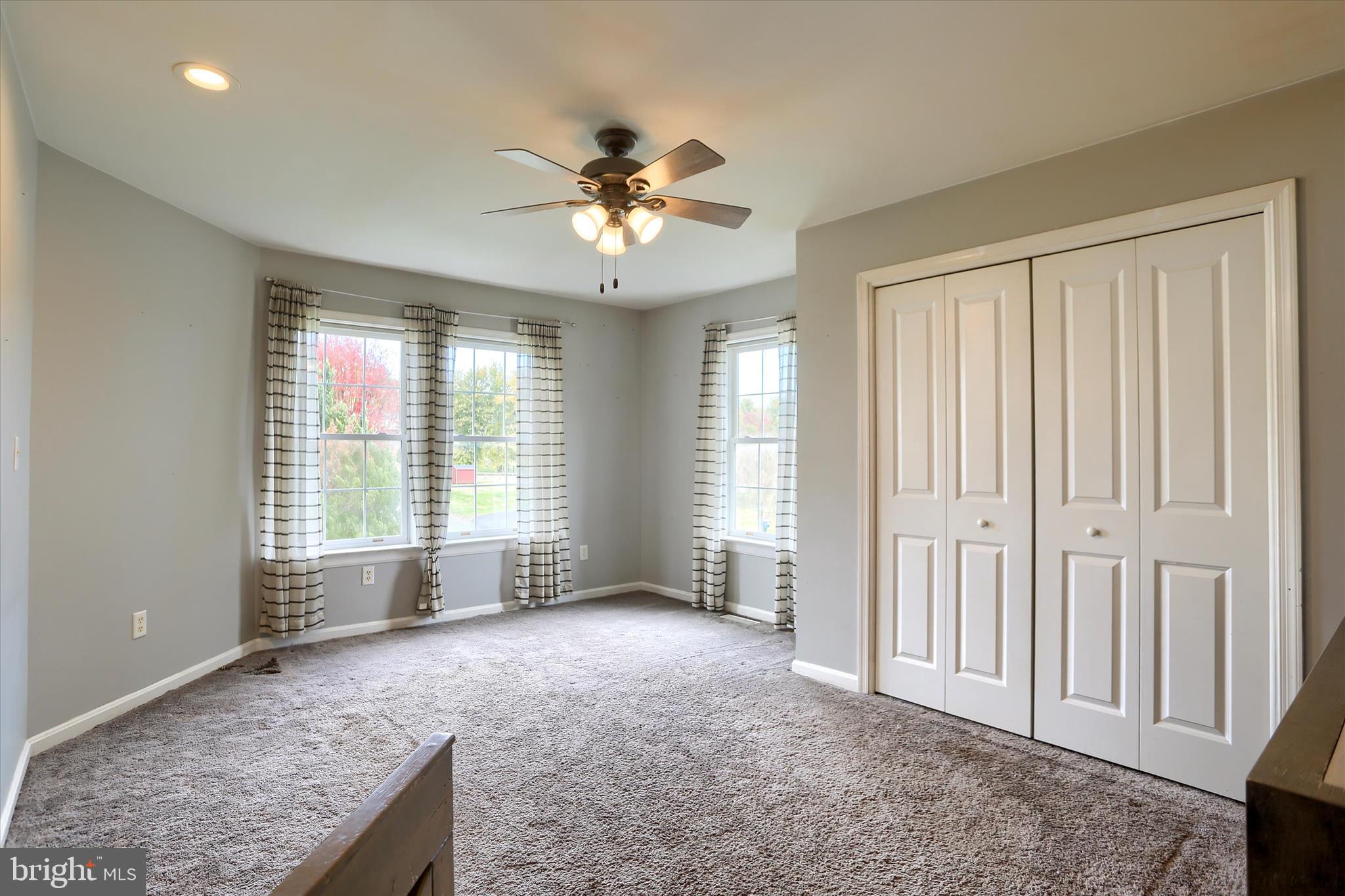 EQUINE VILLAGE - Residential