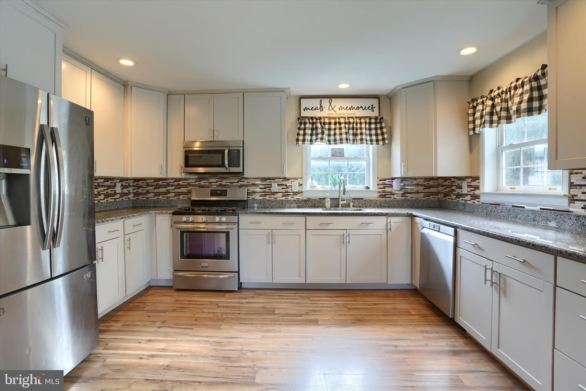 EQUINE VILLAGE - Residential